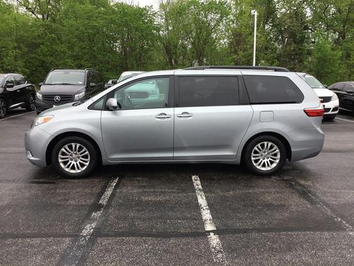 Silver Sky Metallic 2015 Toyota Sienna XLE