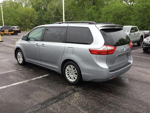 Silver Sky Metallic 2015 Toyota Sienna XLE