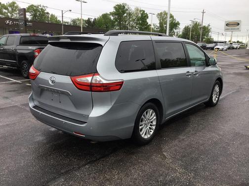 Silver Sky Metallic 2015 Toyota Sienna XLE