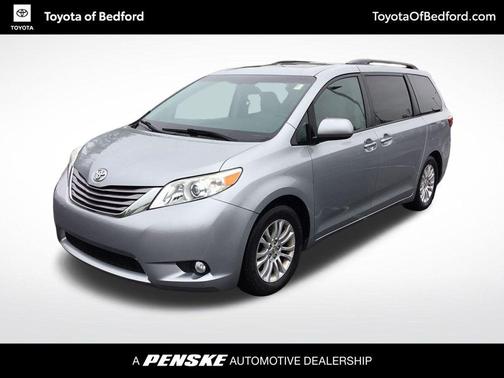 Silver Sky Metallic 2015 Toyota Sienna XLE