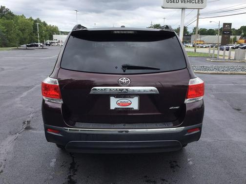 Sizzling Crimson Mica 2013 Toyota Highlander SE