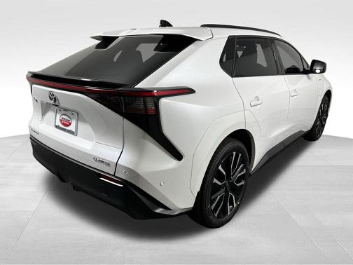 Wind Chill Pearl 2026 Toyota bZ Limited