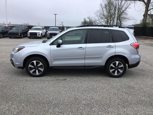 Ice Silver Metallic 2018 Subaru Forester 2.5i Premium
