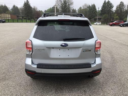 Ice Silver Metallic 2018 Subaru Forester 2.5i Premium