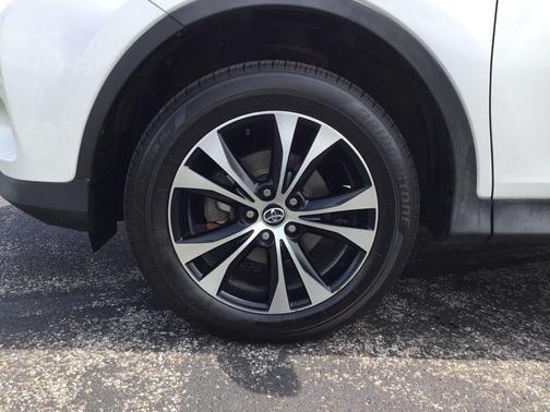 Blizzard Pearl 2015 Toyota RAV4 Limited