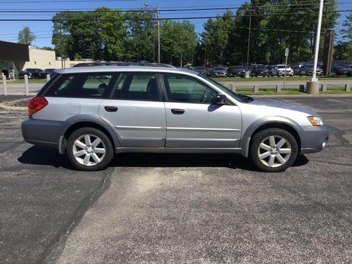 Silver Metallic 2006 Subaru Outback 2.5 i