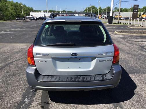 Silver Metallic 2006 Subaru Outback 2.5 i