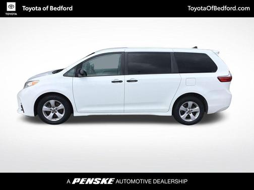Super White 2020 Toyota Sienna SE