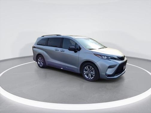 2022 Toyota Sienna XSE 7 Passenger