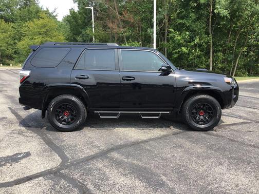 Midnight Black Metallic 2024 Toyota 4Runner TRD Off Road Premium