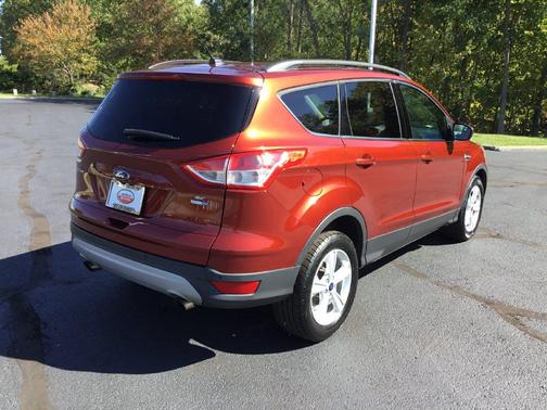 Sunset 2016 Ford Escape SE