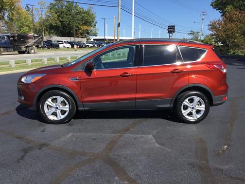 Sunset 2016 Ford Escape SE