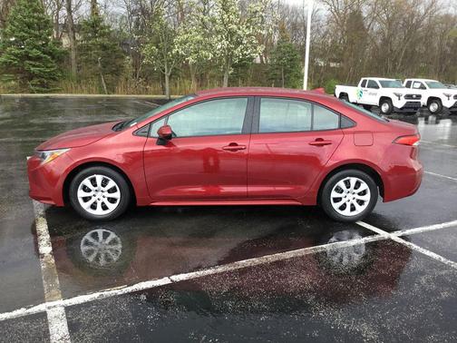 Ruby Flare Pearl 2025 Toyota Corolla LE