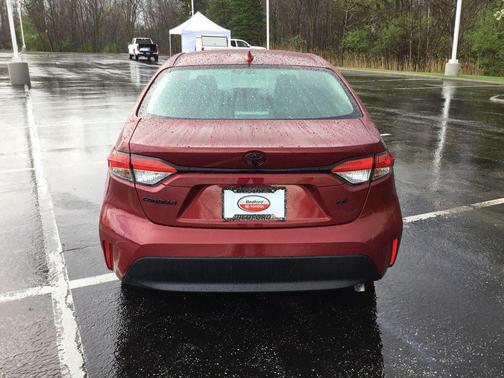 Ruby Flare Pearl 2025 Toyota Corolla LE