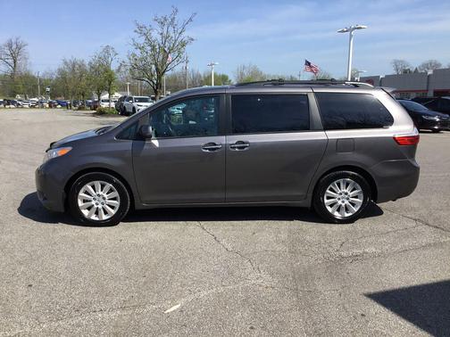 Predawn Gray Mica 2015 Toyota Sienna XLE Premium