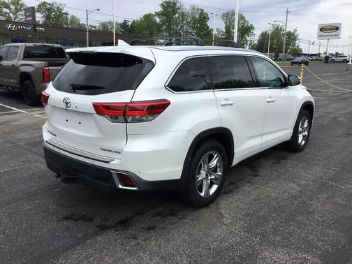 Blizzard Pearl 2019 Toyota Highlander Limited