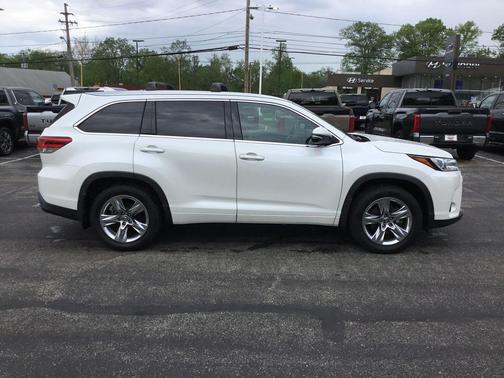 Blizzard Pearl 2019 Toyota Highlander Limited