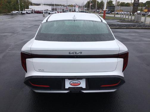 Snow White Pearl 2026 Kia K4 LX