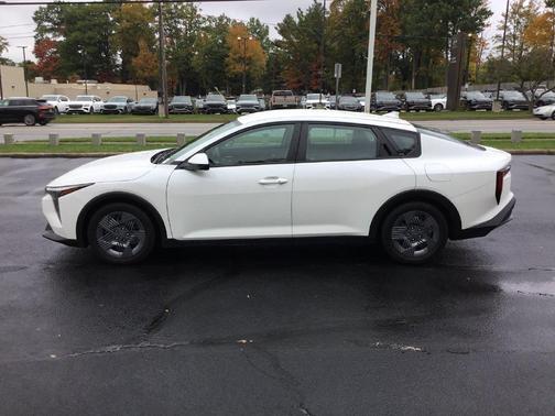 Snow White Pearl 2026 Kia K4 LX