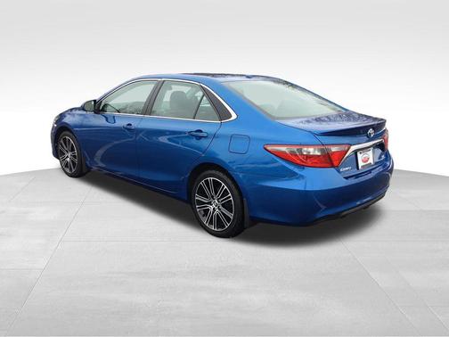 2016 Toyota Camry SE w/Special Edition Pkg