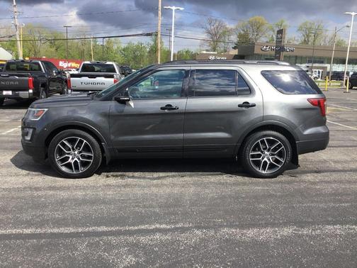 MAGNETIC METALLIC 2017 Ford Explorer sport