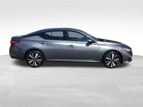 Gun Metallic 2019 Nissan Altima 2.5 SV