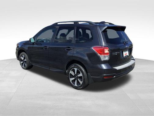 Dark Gray Metallic 2018 Subaru Forester 2.5i Premium