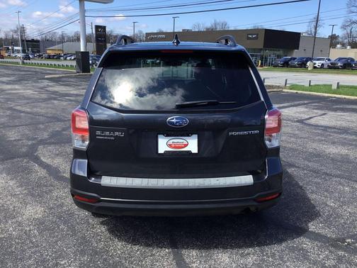 Dark Gray Metallic 2018 Subaru Forester 2.5i Premium