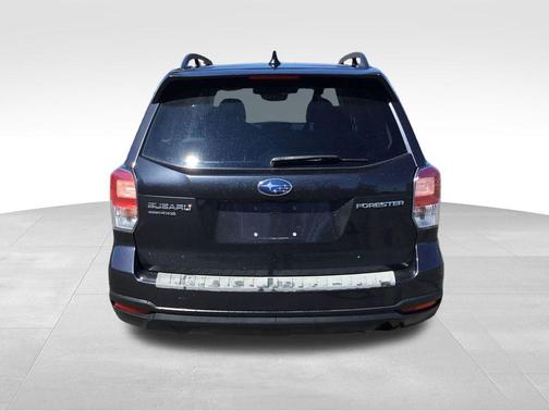 Dark Gray Metallic 2018 Subaru Forester 2.5i Premium