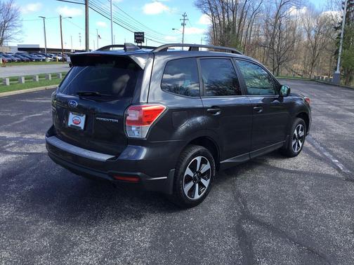 Dark Gray Metallic 2018 Subaru Forester 2.5i Premium