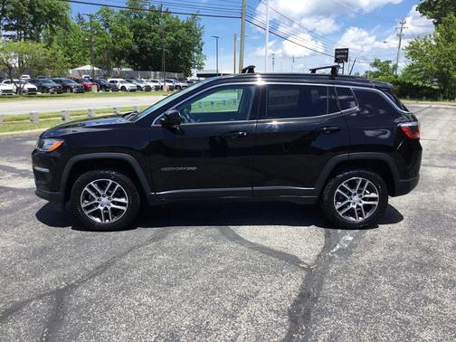 Diamond Black Crystal Pearlcoat 2020 Jeep Compass Latitude