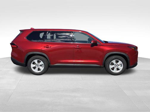 2025 Toyota Highlander LE