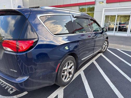 Jazz Blue Pearlcoat 2019 Chrysler Pacifica Limited