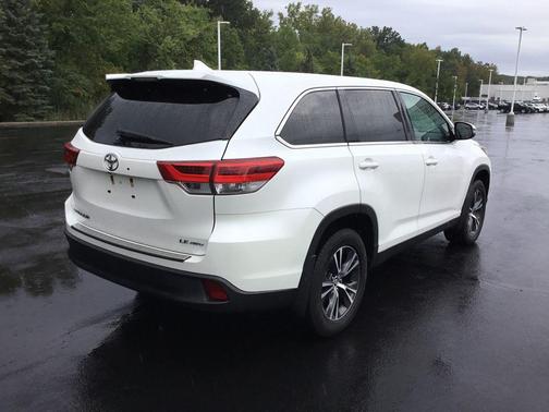 Blizzard Pearl 2019 Toyota Highlander LE Plus