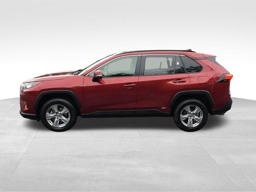 2022 Toyota RAV4 Hybrid LE