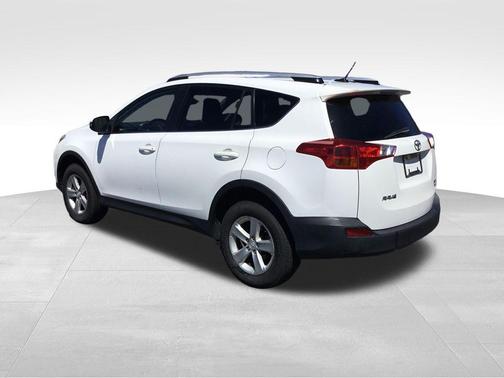 Super White 2014 Toyota RAV4 XLE