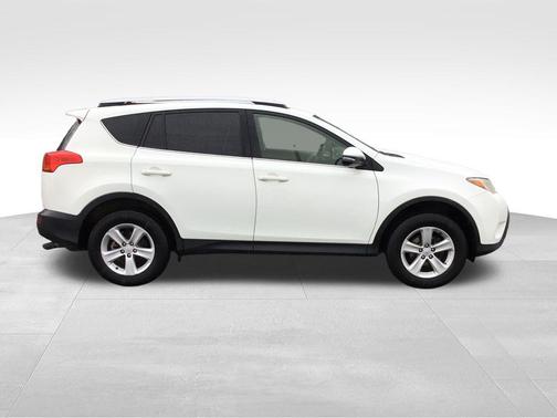 Super White 2014 Toyota RAV4 XLE