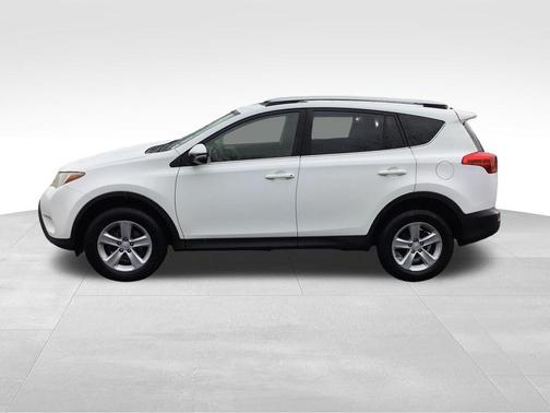 Super White 2014 Toyota RAV4 XLE