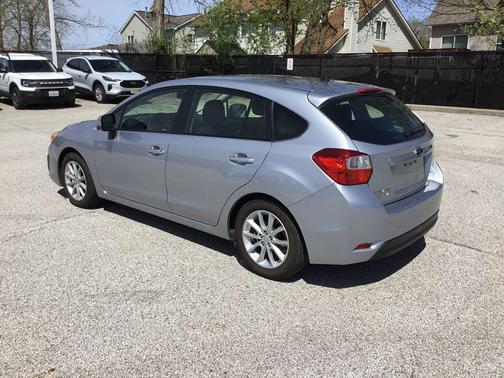 Ice Silver Metallic 2013 Subaru Impreza 2.0i Premium