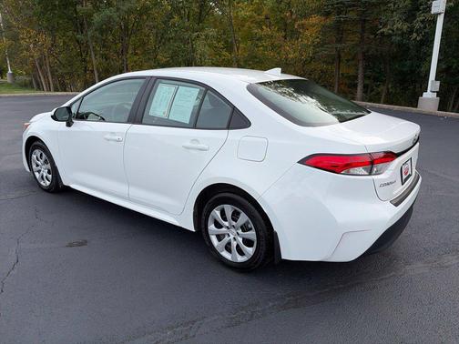 Ice Cap 2024 Toyota Corolla LE