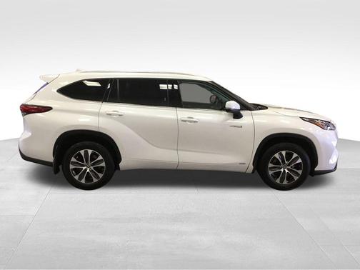 2020 Toyota Highlander Hybrid XLE