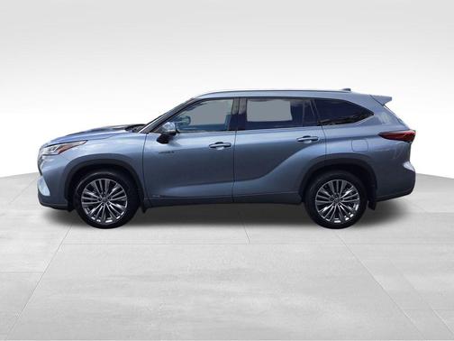 2021 Toyota Highlander Hybrid Platinum