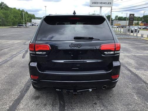 Diamond Black Crystal Pearlcoat 2020 Jeep Grand Cherokee Altitude