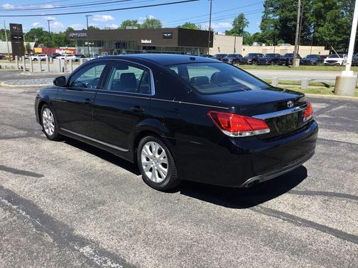 Black 2012 Toyota Avalon Base