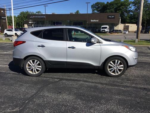 Diamond Silver 2012 Hyundai TUCSON Limited