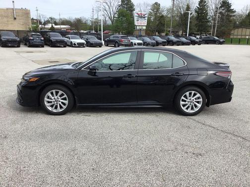 Midnight Black Metallic 2024 Toyota Camry SE