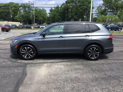 Platinum Gray Metallic 2024 Volkswagen Tiguan 2.0T S