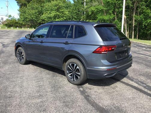 Platinum Gray Metallic 2024 Volkswagen Tiguan 2.0T S
