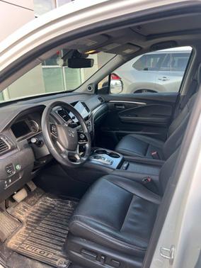 Silver Metallic 2021 Honda Pilot AWD Special Edition