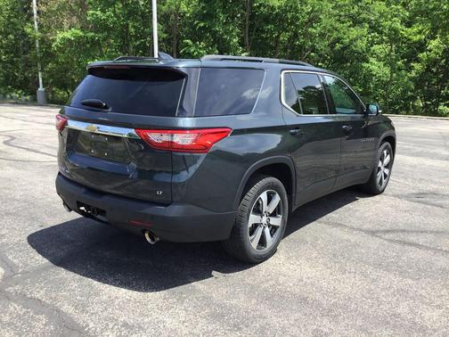 Graphite Metallic 2019 Chevrolet Traverse LT Leather